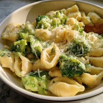 Perfectly cooked Creamy Broccoli Shells Pasta served and ready to eat - final result