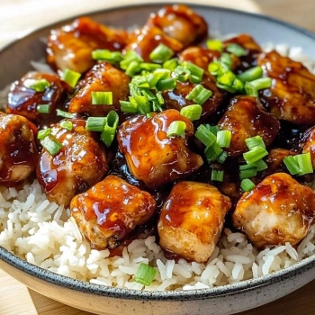 Perfectly cooked Honey BBQ Chicken Rice Delight served and ready to eat - final result